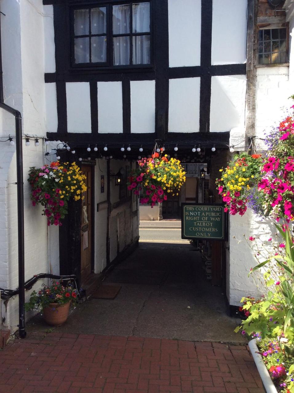 The Talbot Inn 머치웬록 외부 사진